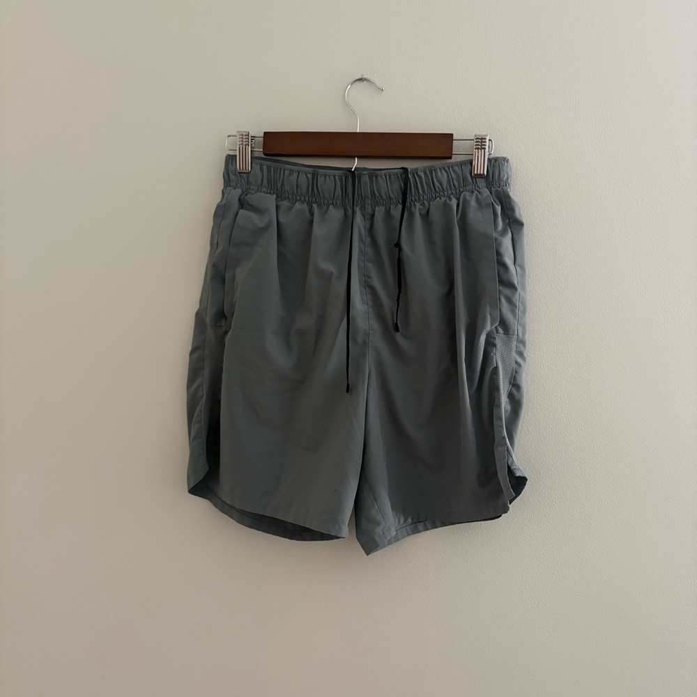 Nike Dri Fit Men’s Small Grey Athletic Shorts Flowy Lightweight Travel Liner